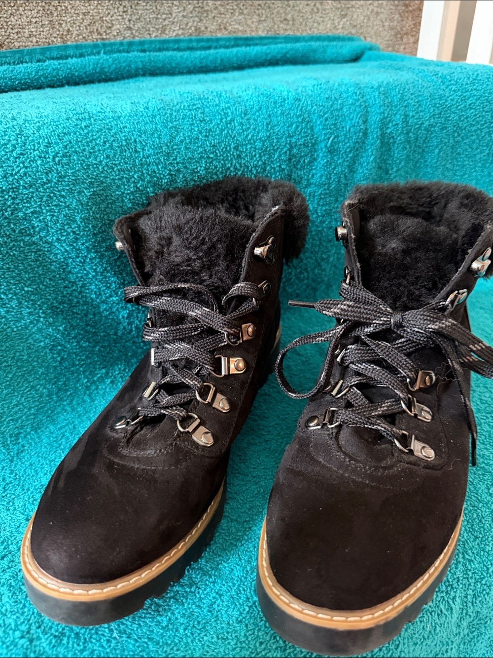 Women's Size 9, Black Faux-Fur Lined Lace-Up Boots